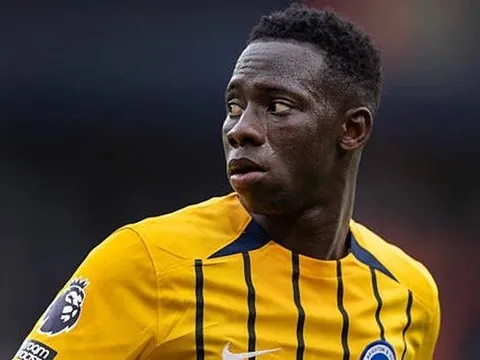 Arsenal sẵn sàng cạnh tranh với MU vì Yankuba Minteh