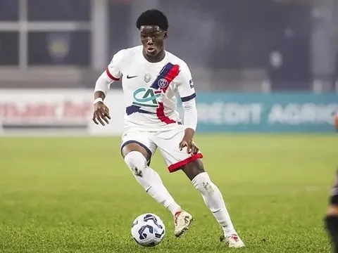 Leverkusen chốt hạ tài năng Axel Tape từ PSG đến 2030
