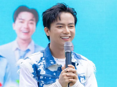 Bùi Công Nam khoe giao diện "tươi mát" ở sự kiện mới giữa lúc "chạy show" liên tục