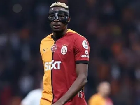 Osimhen trong danh sách rút gọn của Liverpool