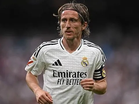NÓNG: Modric đồng ý gia nhập AC Milan