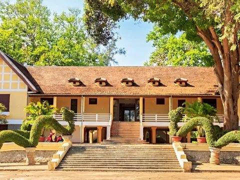 Bên trong loạt dinh thự xa hoa của vua Bảo Đại: Có nơi sát vách TP.HCM, Hoàng hậu Nam Phương từng mê mẩn