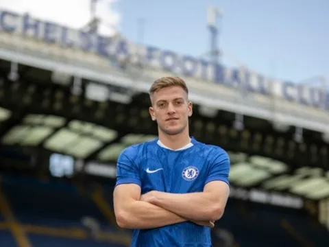 Rõ ràng lý do Liam Delap chọn Chelsea, từ chối MU