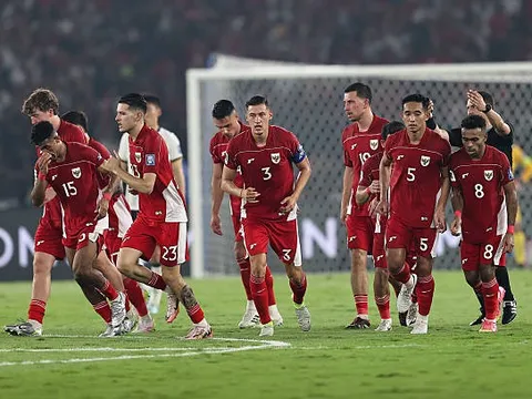 Indonesia 1-0 Trung Quốc: Bước ngoặt từ VAR; Khi Kluivert thôi tấn công