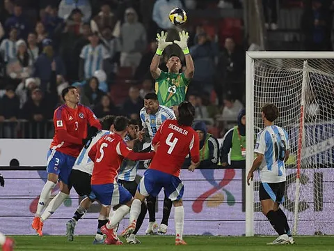 Chile 0-1 Argentina: Người hùng Martinez; Messi tái xuất ấn tượng