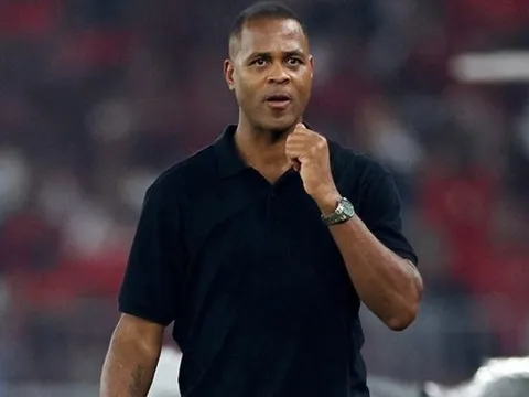 Dùng cầu thủ quốc nội, Kluivert được chuyên gia Indonesia khen ngợi