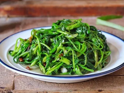 1 loại rau giá rẻ bán đầy chợ là 'vua giải độc mùa hè', tốt hơn nhân sâm, tổ yến
