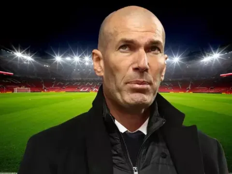 Zidane từ chối séc trắng từ Man Utd và Chelsea