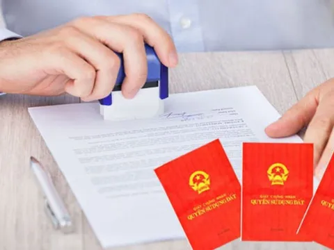 Kể từ nay, sang tên sổ đỏ cần chuẩn bị giấy tờ gì? Nộp tại đâu là đúng nhất?