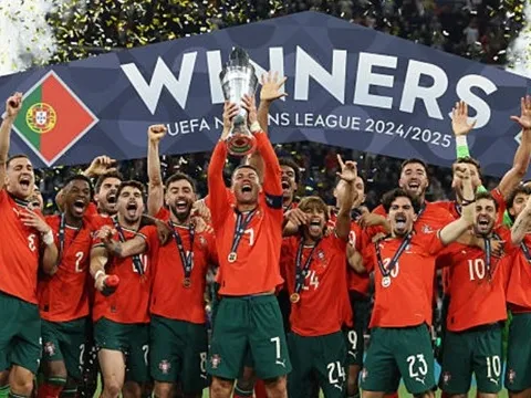 Ronaldo ăn mừng chiến thắng lịch sử, Lamine Yamal buồn bã sau thất bại cay đắng