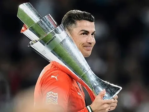 Ronaldo tiết lộ chấn thương, vẫn ghi bàn trong trận chung kết