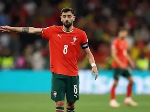 Màn trình diễn dưới sức của Bruno Fernandes trong trận chung kết Nations League