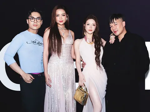 'Phú bà' Lý Nhã Kỳ đeo set kim cương 2 tỷ đồng đi xem show thời trang