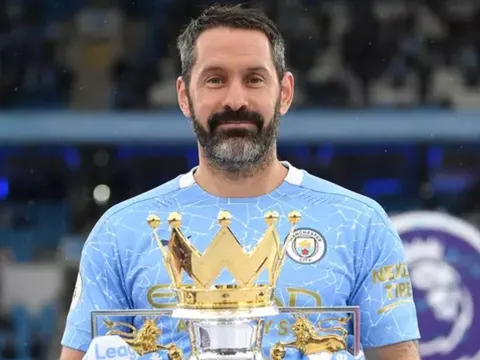 Phản ứng của CĐV khi Scott Carson giành danh hiệu mỗi 9,8 phút thi đấu cho Man City