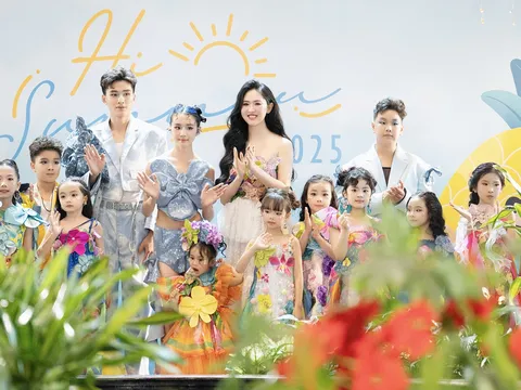 Á hậu Trúc Ny cho con học tiếng Anh, tiếng Trung, catwalk từ sớm
