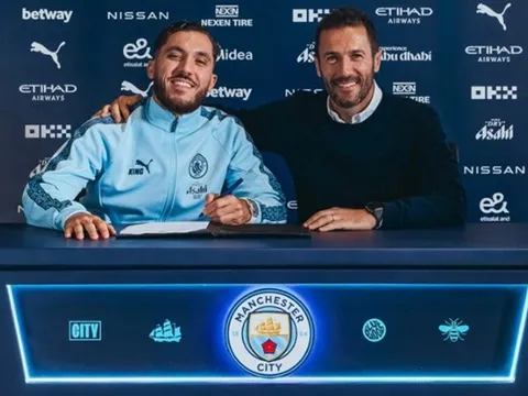 CHÍNH THỨC: Man City công bố Rayan Cherki