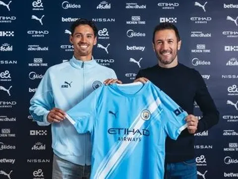 CHÍNH THỨC: Man City chiêu mộ Reijnders