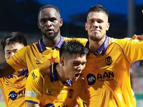 Ngược dòng hạ gục HAGL, SLNA chính thức trụ hạng V-League