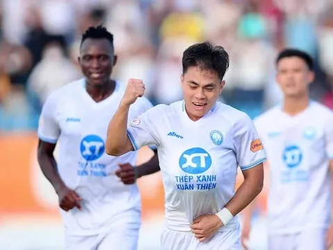 Cục diện V.League sau vòng áp chót: Nam Định vô địch; Đua trụ hạng gay cấn