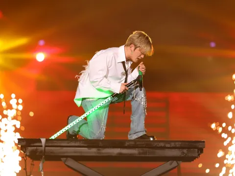 Kim Jae Joong “khuấy đảo” Hà Nội với concert “Beauty in Chaos”: 20 năm debut vẫn “gây sốt” như idol Gen Z