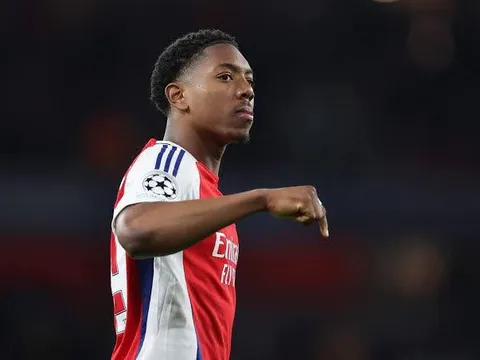 NÓNG! Real Madrid yêu cầu thông tin về hợp đồng của Myles Lewis-Skelly