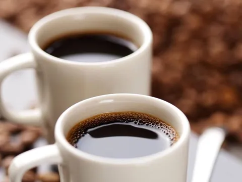 7 loại đồ uống hại gan thận: Càng uống càng rút ngắn tuổi thọ của bạn