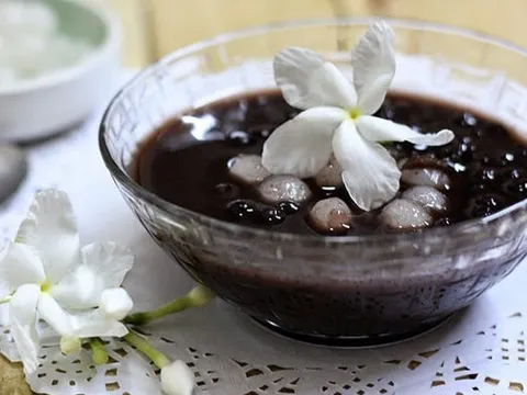 Nấu chè đỗ đen chỉ bỏ đường thôi là dại: Làm thêm bước này chè bùi ngậy, nhanh nhừ rút ngắ thời gian nấu