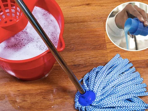 Lau nhà nhớ thêm thứ này vào nước, sàn nhà ít bám bụi, cả tuần vẫn sạch bong