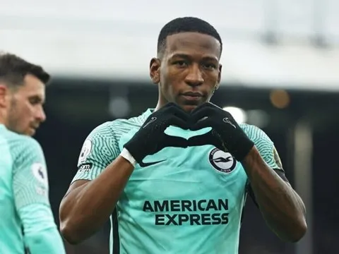Pervis Estupinan muốn đến Man United