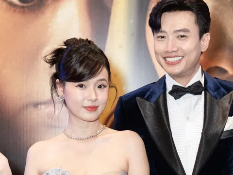 Midu lẻ bóng đến chúc mừng Quốc Trường, nam diễn viên có hành động tinh tế đúng chuẩn bạn thân