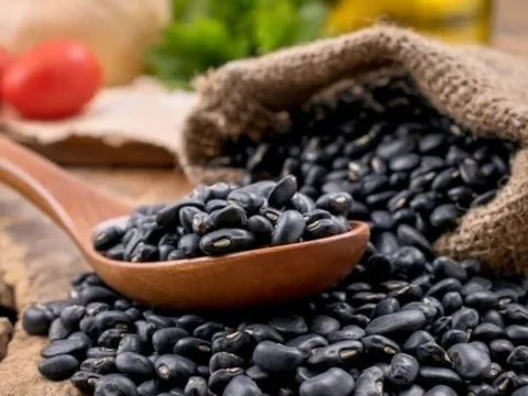 Làm nước đậu đen, nấu chè đậu đen nhớ Ngâm và Rang hạt trước, tăng giá trị bất ngờ