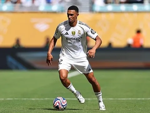 Trent Alexander-Arnold mắc sai lầm, CĐV Liverpool mỉa mai Real Madrid