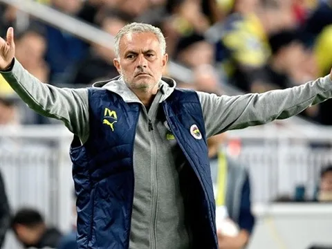Mourinho vướng bê bối rò rỉ tin nhắn, Fenerbahce nổi giận và ra tuyên bố khẩn cấp