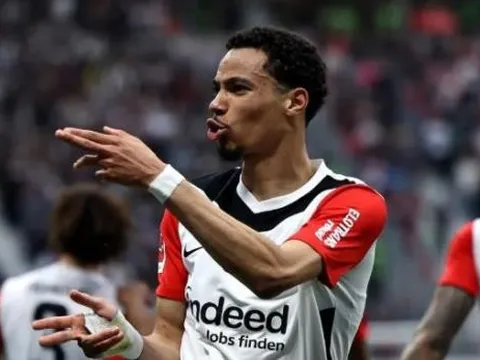 Ekitike quá đắt, Chelsea tính phương án Joao Pedro