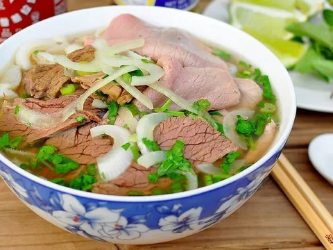 Cách nấu phở bò ngon tại nhà: Ngon như nhà hàng nấu
