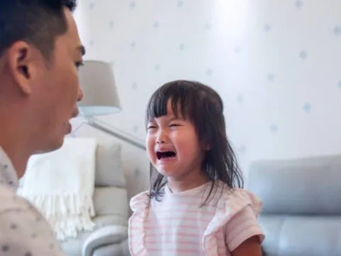 Trẻ khóc không phải là xấu: 4 câu cha mẹ thông minh nên nói thay vì 'đừng khóc nữa'