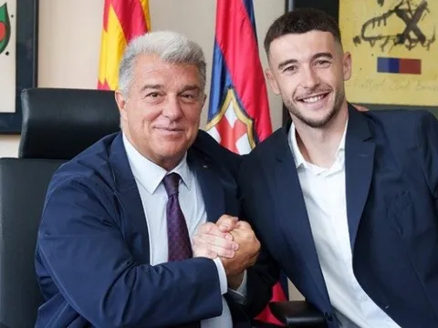 CHÍNH THỨC! Barca công bố bản hợp đồng đầu tiên ở hè 2025