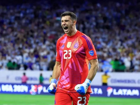 Emiliano Martinez và hiệu ứng domino tại Man Utd