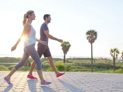 Khi đi bộ, nếu bạn có 5 dấu hiệu này, hãy cảnh giác, có thể bệnh tật đã đến gần bạn