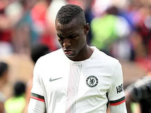 Jackson công khai xin lỗi sau trận thua của Chelsea