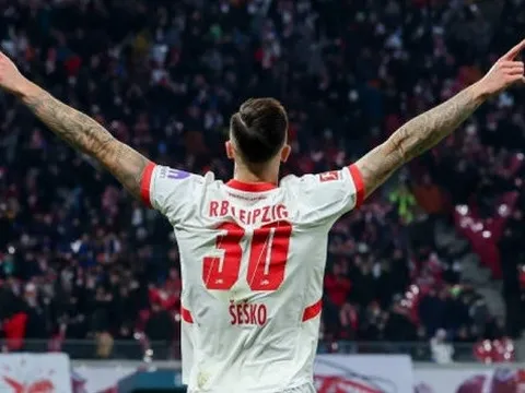 Arsenal đối mặt rủi ro nếu chấp nhận điều khoản của Sesko