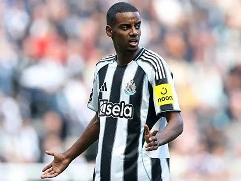 Fabrizio Romano nghi ngờ khả năng Liverpool chiêu mộ Isak