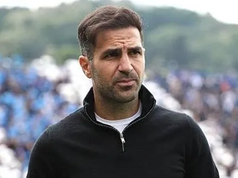 Xây sân vận động mới, đội của Fabregas đối mặt vấn đề nan giải