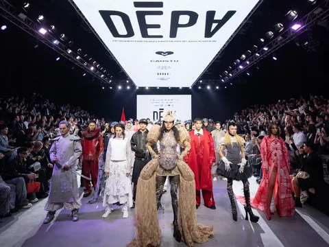 Minh Tú “gây bão” khi hóa thân thành hình tượng người mẹ trong phần mở màn tại DEPA Fashion Show 2025