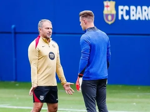 Ter Stegen bất mãn, Flick đối thoại quyết định tương lai
