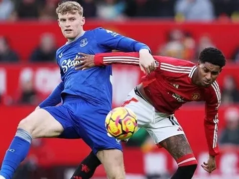 Everton sắp "trói chân" Branthwaite, MU hết hy vọng?