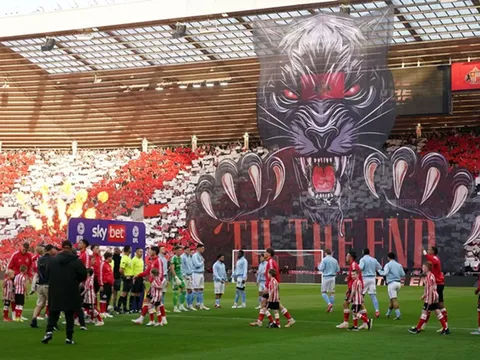 Trở lại EPL, huyền thoại Sunderland làm nóng cuộc đối đầu với West Ham
