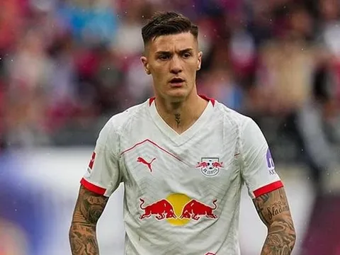 Thương vụ Arsenal và Benjamin Sesko nguy cơ đổ vỡ vì mức lương