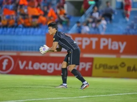 Bùi Tiến Dũng sẵn sàng đối đầu Công Phượng ở trận play-off