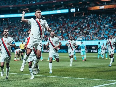 Guardiola khen ngợi Ait-Nouri và Echeverri sau chiến thắng 6-0